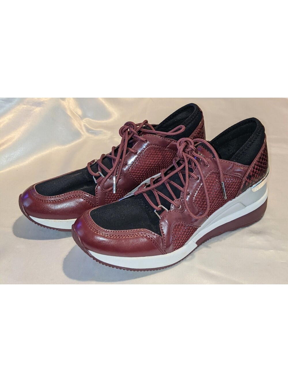 Michael Kors Liv Women's Burgundy Wedge Sneakers Trainers HJ19F Size 7 M EUC